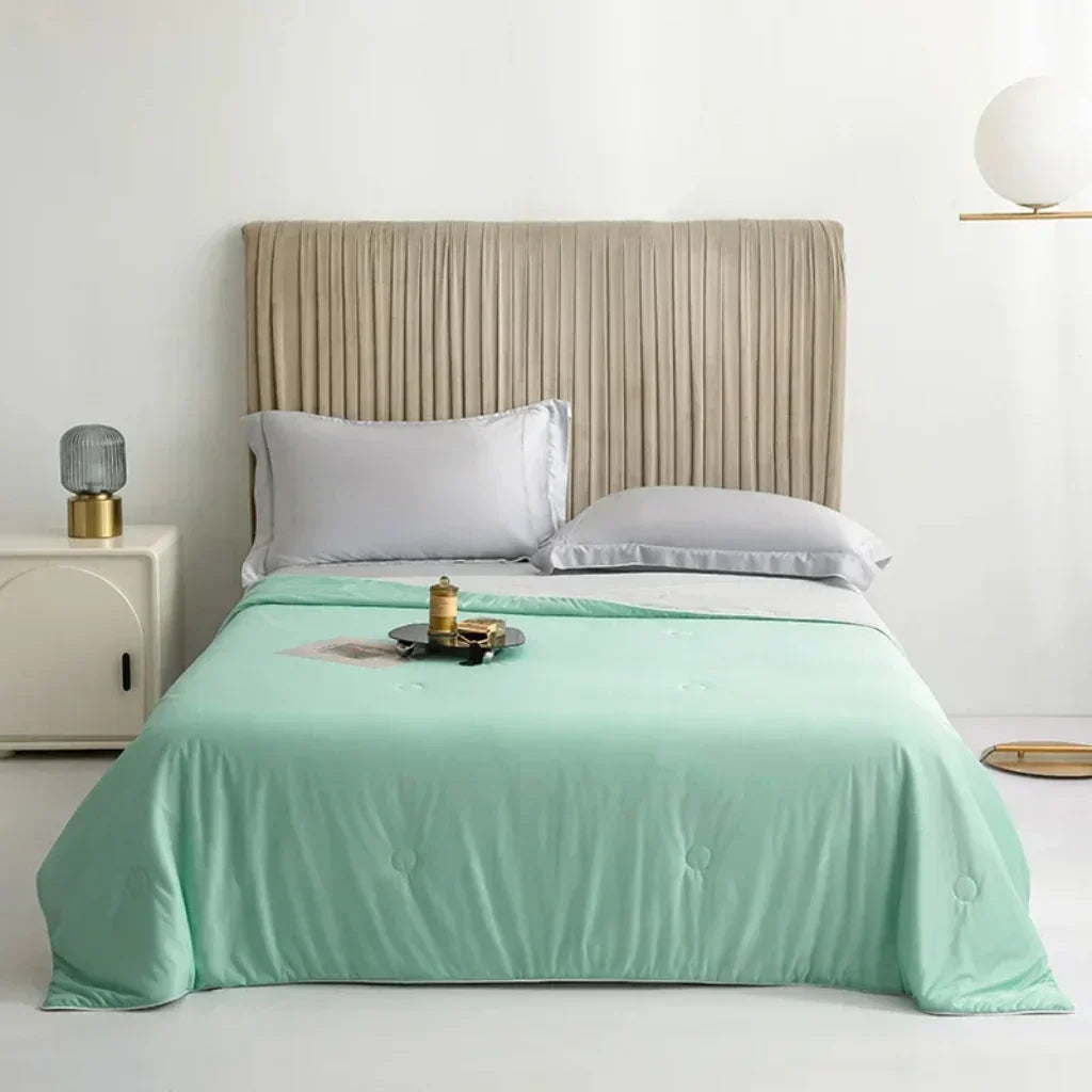 SleepCool – Cooling Blanket for a Great Night’s Sleep in Summer